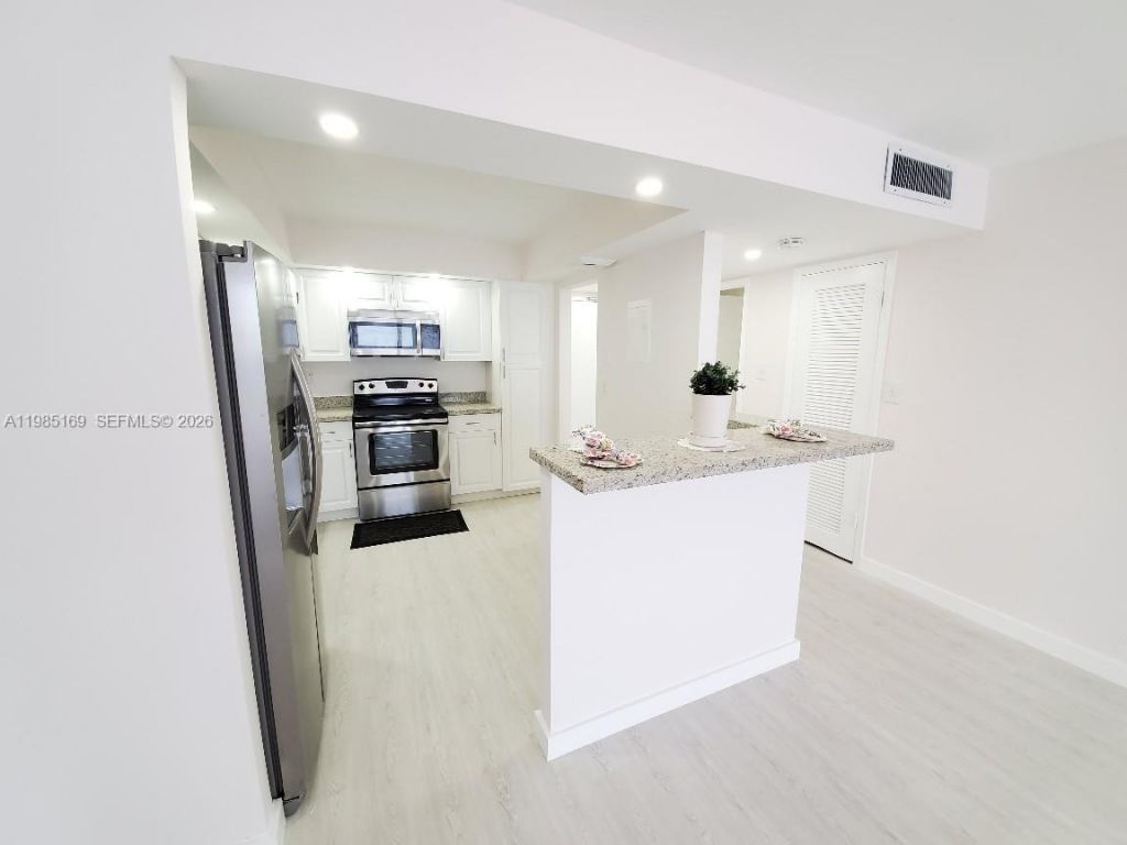 18011 Biscayne Blvd, Unit 503, Aventura, FL 33160 Photo