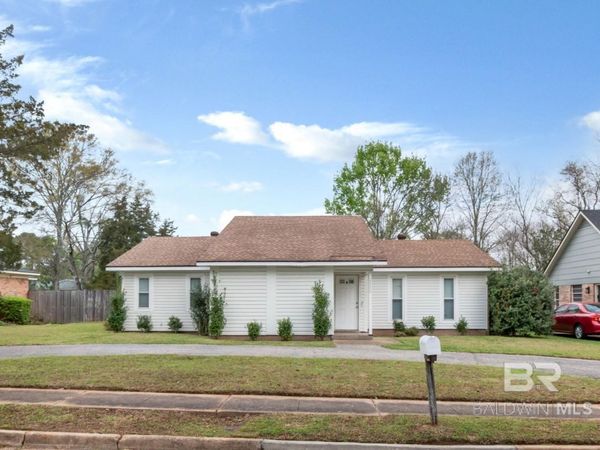 6208 Cottage Hill Road, Mobile, AL 36609