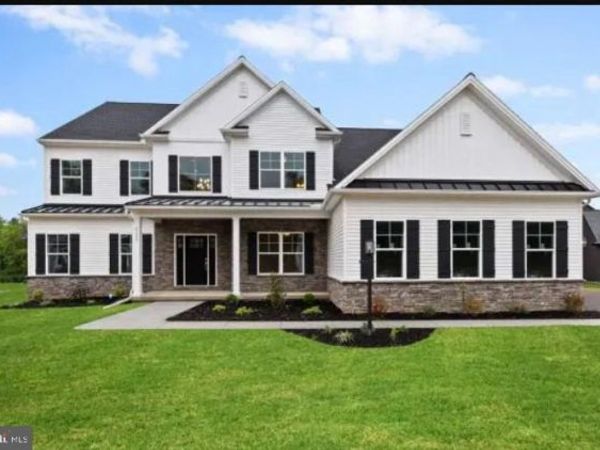 110 ELENA , HARRISBURG, PA 17112