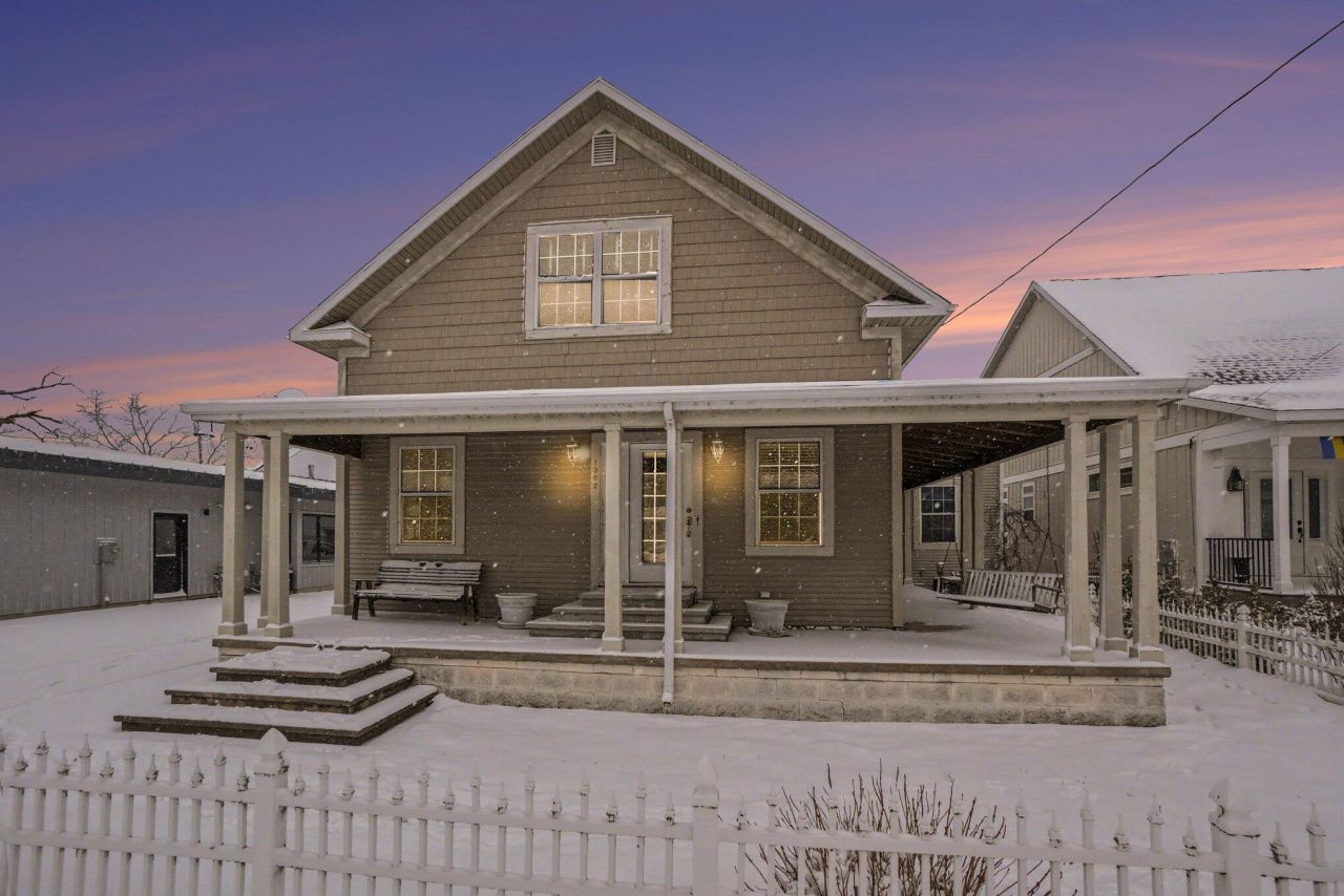 1382 Lakeshore Drive, Muskegon, MI 49441 Main Photo