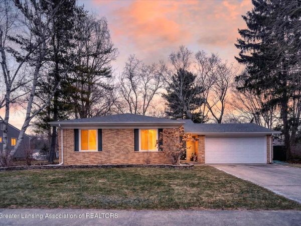 5902 Beuna Parkway, Haslett, MI 48840