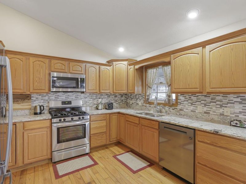 334 Glenridge Circle, Howard, OH 43028 Photo 18