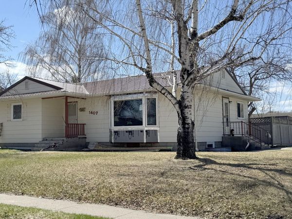 1407 MANVEL Avenue, Grafton, ND 58237