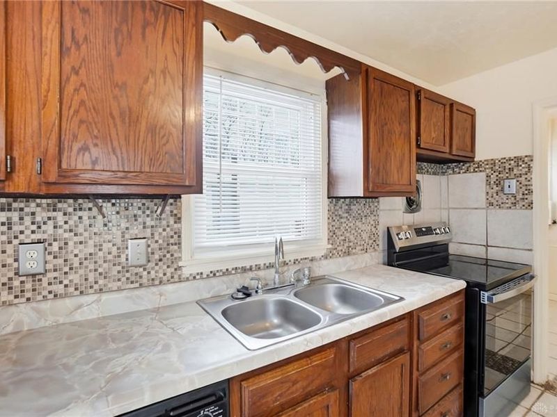 1215 Philadelphia Drive, Dayton, OH 45406 Photo 10