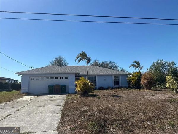 208 NW 4th Avenue, Cape Coral, FL 33993