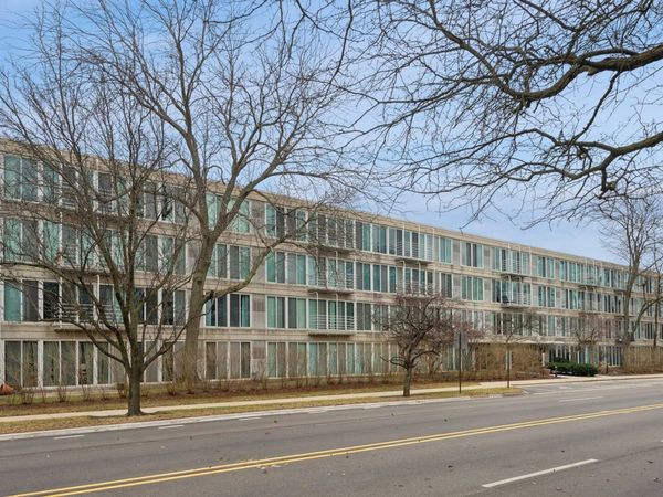 2555 Gross Point Road , Unit 101, Evanston, IL 60201