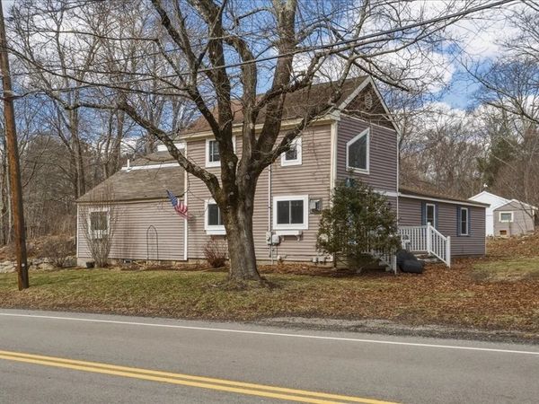 22 Milford St, Medway, MA 02053