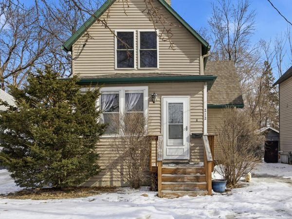 212 11th Street S, Moorhead, MN 56560