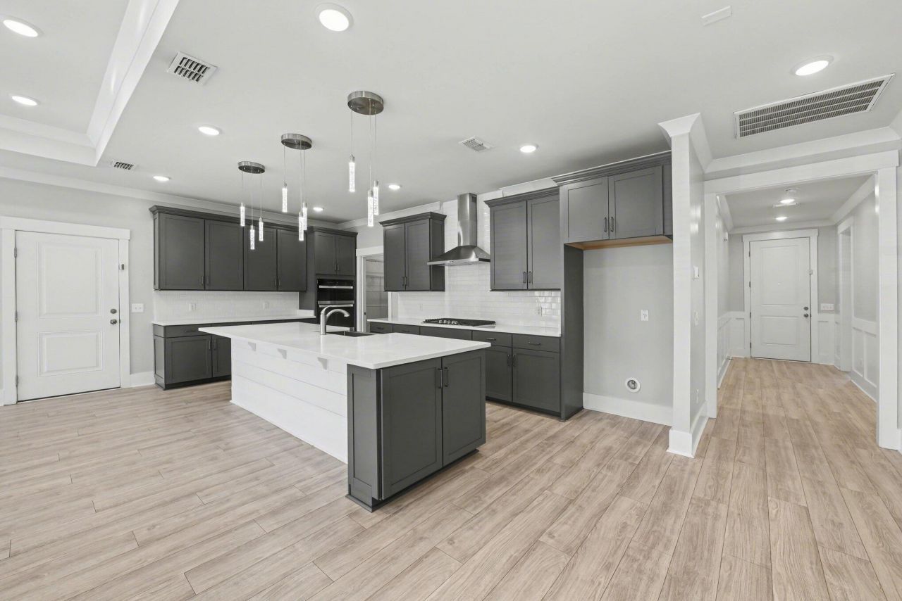 1970 Parish House Circle Photo 4