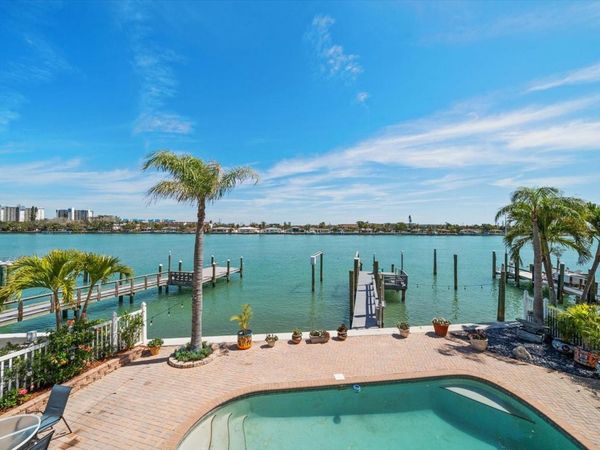 8685 E BAY DRIVE, TREASURE ISLAND, FL 33706