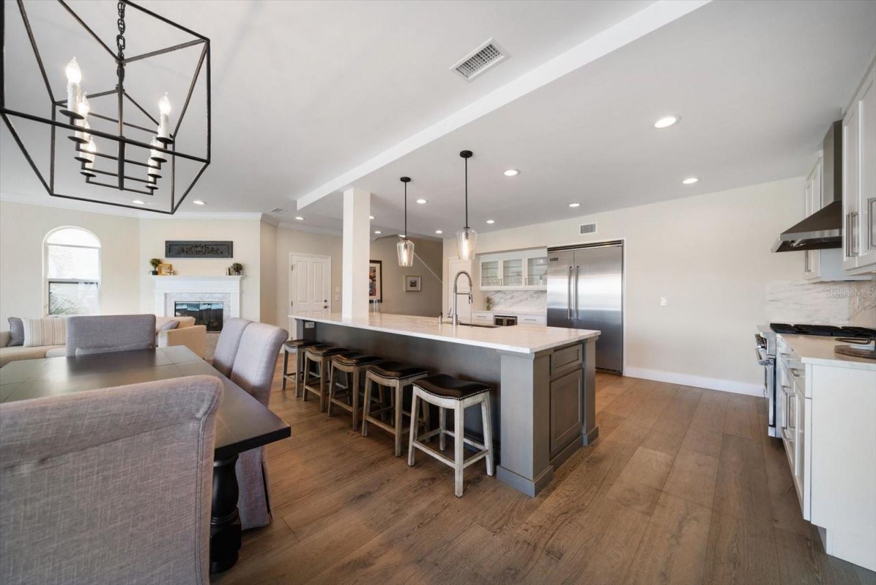 8685 E Bay Drive, Treasure Island, FL 33706 Photo