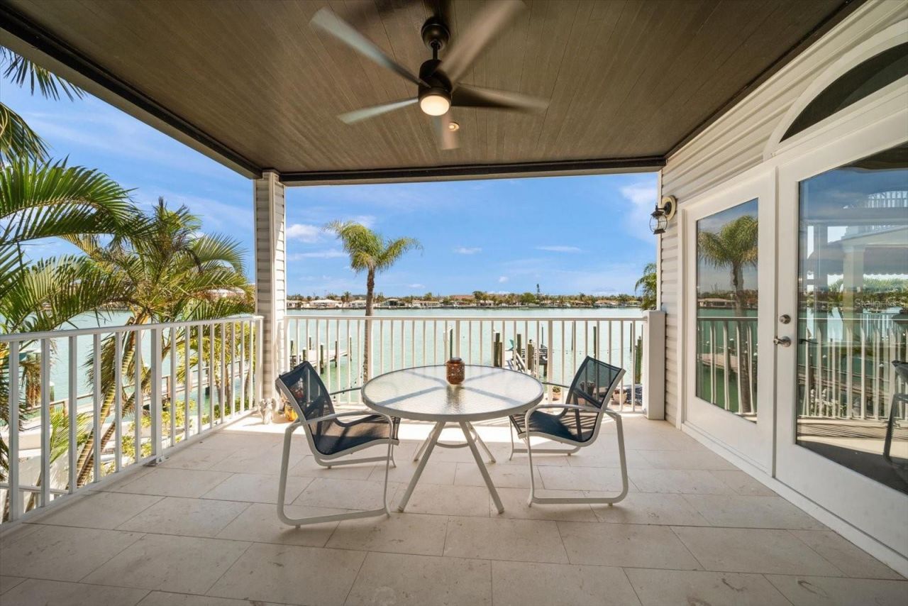 8685 E Bay Drive, Treasure Island, FL 33706 Photo