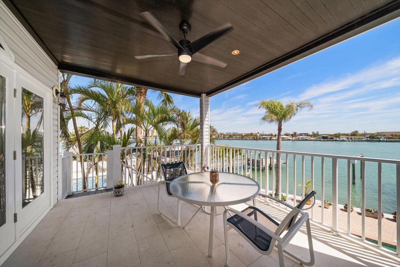 8685 E Bay Drive, Treasure Island, FL 33706 Photo