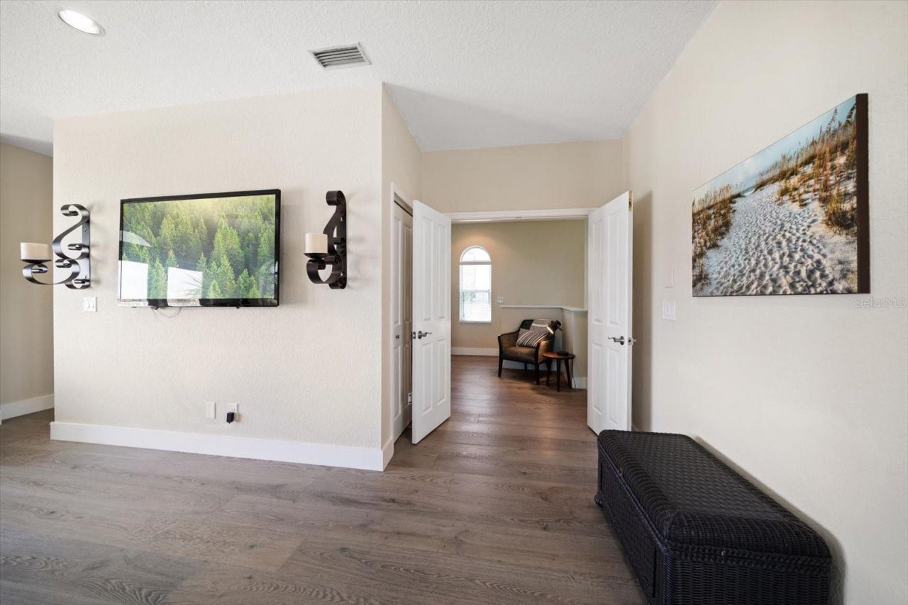 8685 E Bay Drive, Treasure Island, FL 33706 Photo