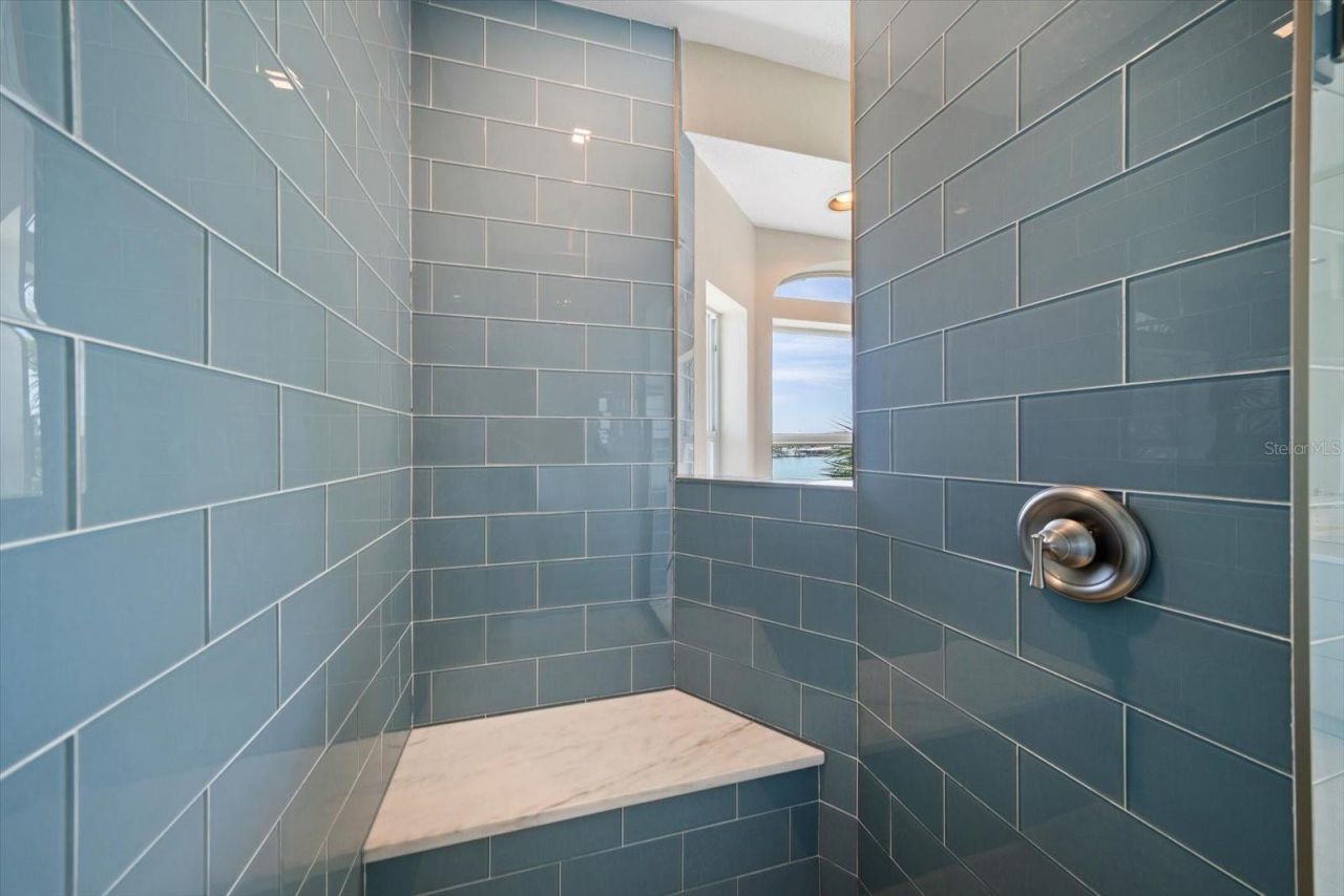 8685 E Bay Drive, Treasure Island, FL 33706 Photo