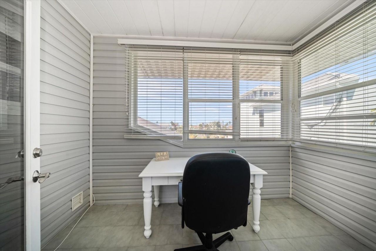 8685 E Bay Drive, Treasure Island, FL 33706 Photo