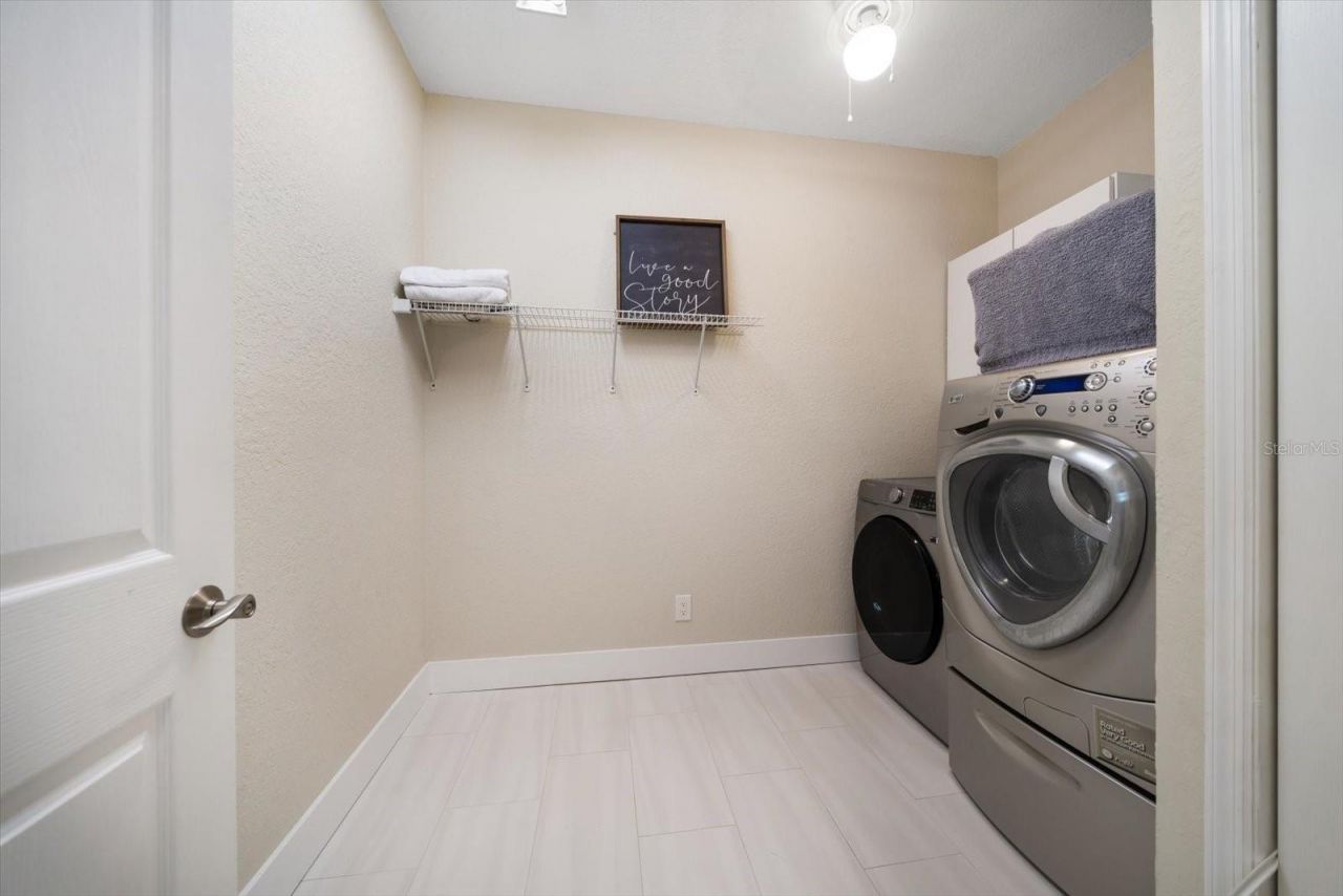 8685 E Bay Drive, Treasure Island, FL 33706 Photo