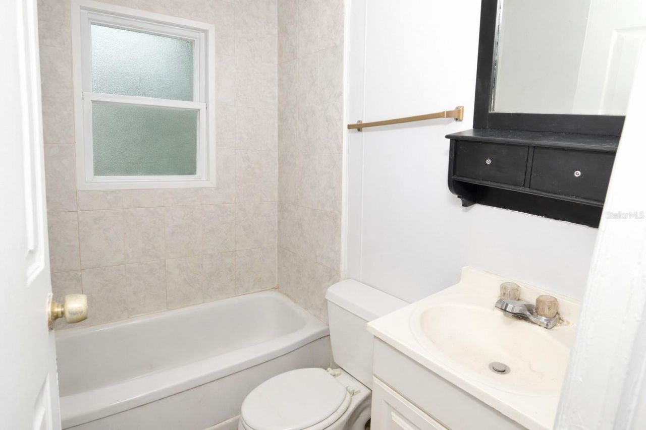 6855 Dartmouth Avenue N, Saint Petersburg, FL 33710 Photo