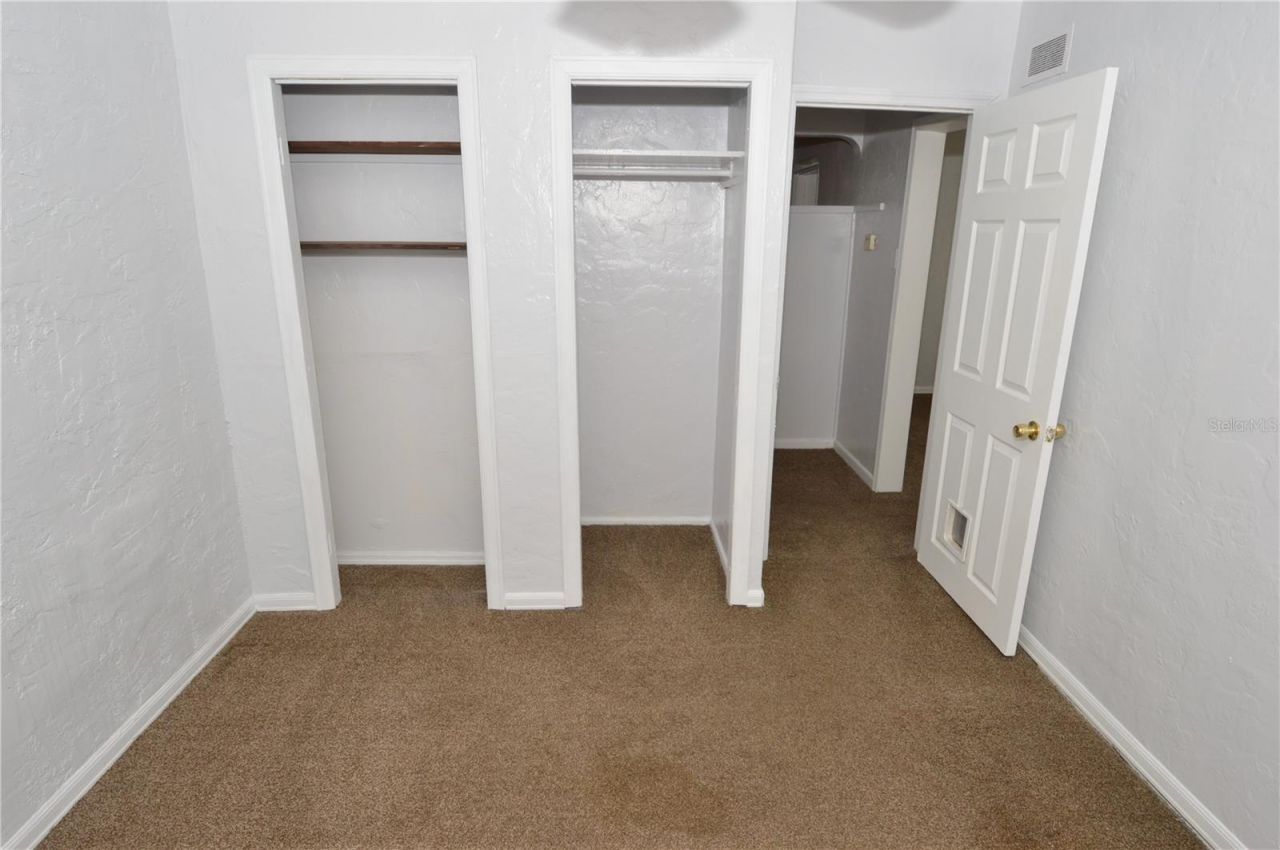 6855 Dartmouth Avenue N, Saint Petersburg, FL 33710 Photo