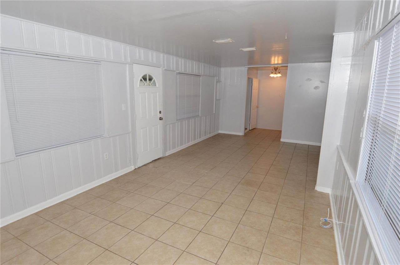 6855 Dartmouth Avenue N, Saint Petersburg, FL 33710 Photo