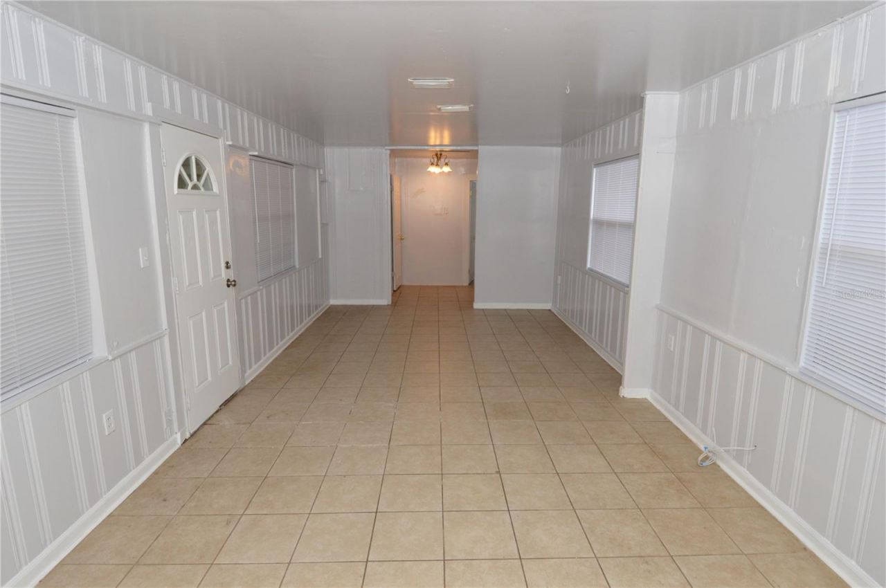 6855 Dartmouth Avenue N, Saint Petersburg, FL 33710 Photo