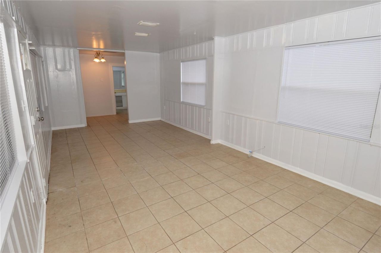 6855 Dartmouth Avenue N, Saint Petersburg, FL 33710 Photo