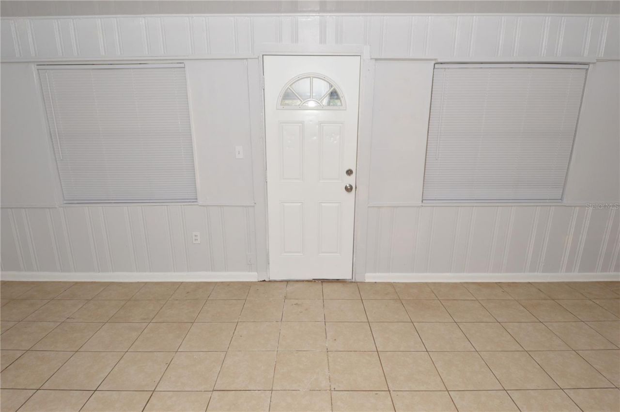 6855 Dartmouth Avenue N, Saint Petersburg, FL 33710 Photo