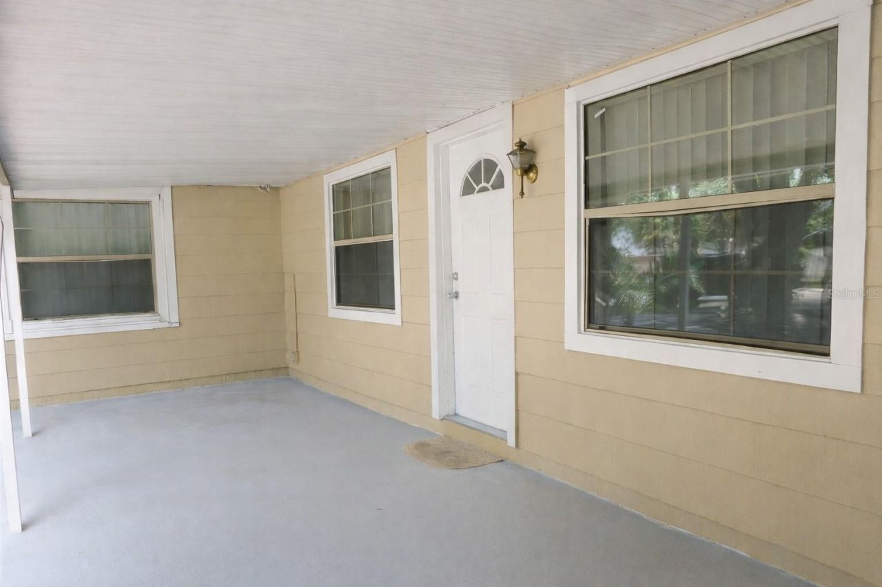 6855 Dartmouth Avenue N, Saint Petersburg, FL 33710 Photo