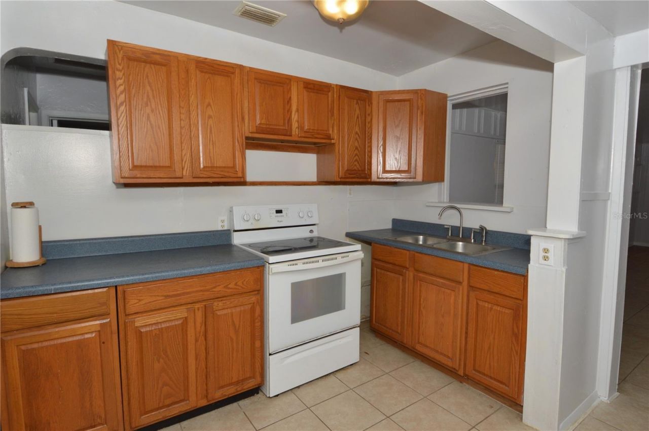 6855 Dartmouth Avenue N, Saint Petersburg, FL 33710 Photo