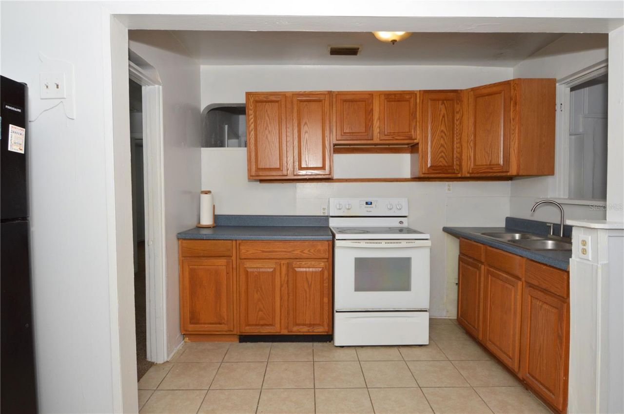 6855 Dartmouth Avenue N, Saint Petersburg, FL 33710 Photo