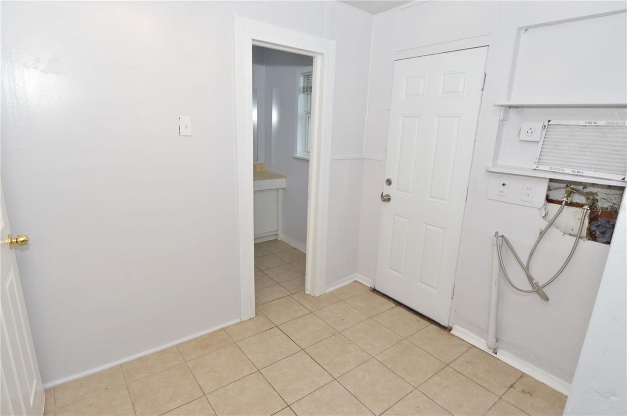 6855 Dartmouth Avenue N, Saint Petersburg, FL 33710 Photo