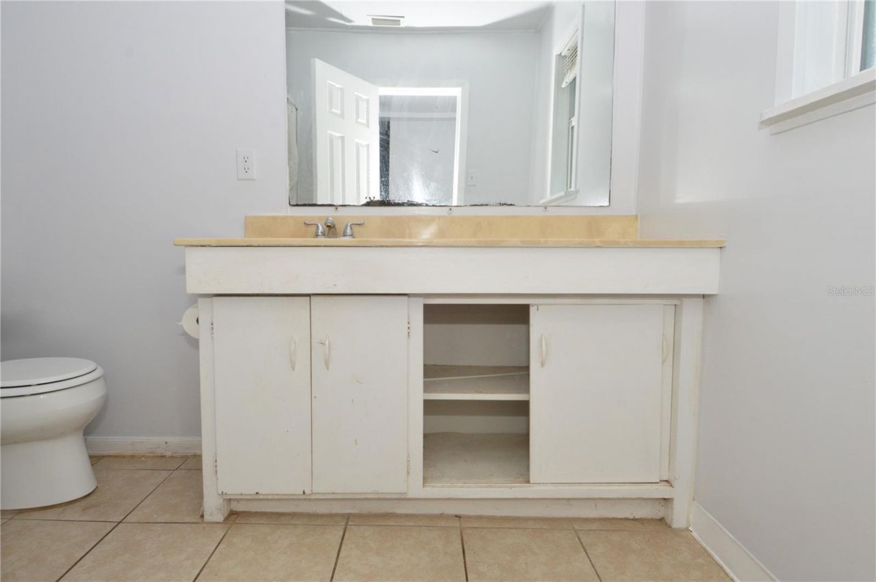 6855 Dartmouth Avenue N, Saint Petersburg, FL 33710 Photo