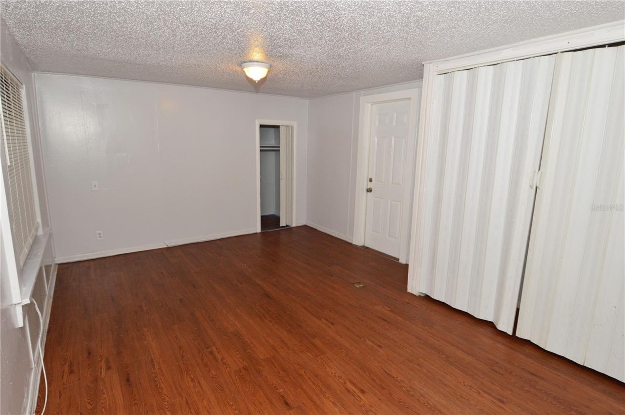 6855 Dartmouth Avenue N, Saint Petersburg, FL 33710 Photo