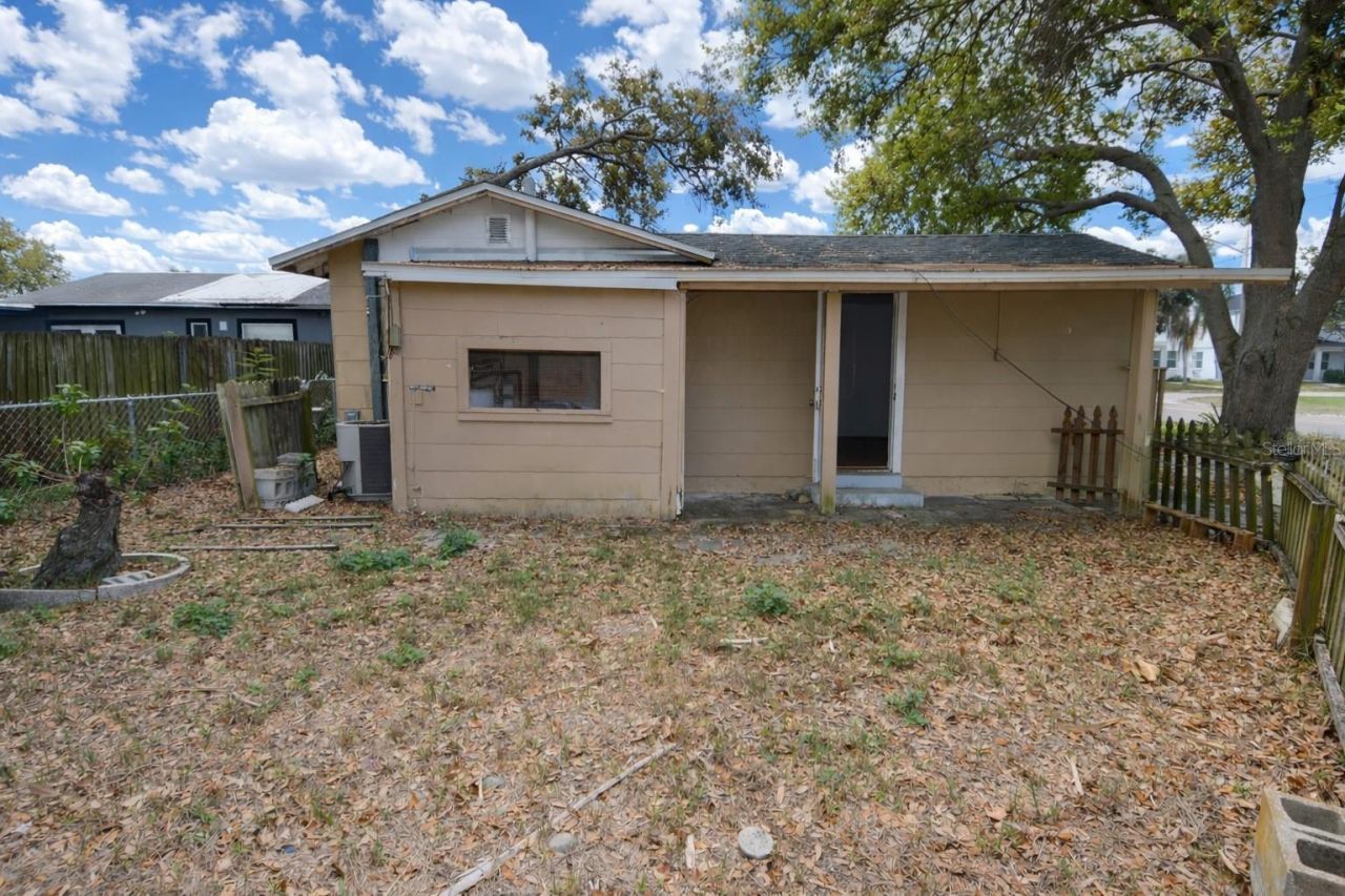 6855 Dartmouth Avenue N, Saint Petersburg, FL 33710 Photo