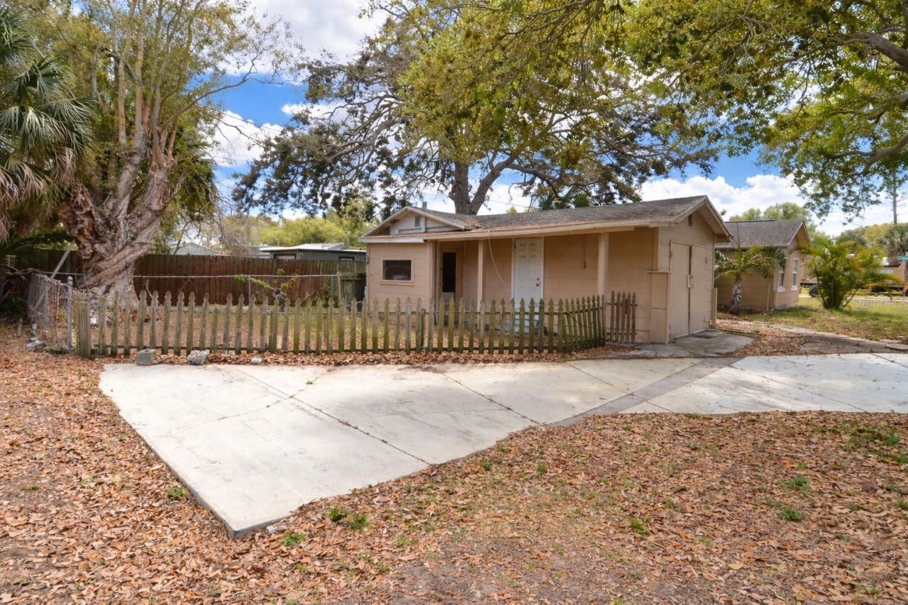 6855 Dartmouth Avenue N, Saint Petersburg, FL 33710 Photo