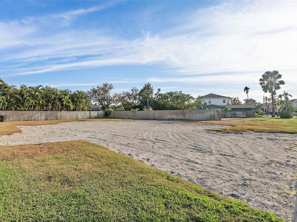 1235 CORDOVA BOULEVARD NE, ST PETERSBURG, FL 33704