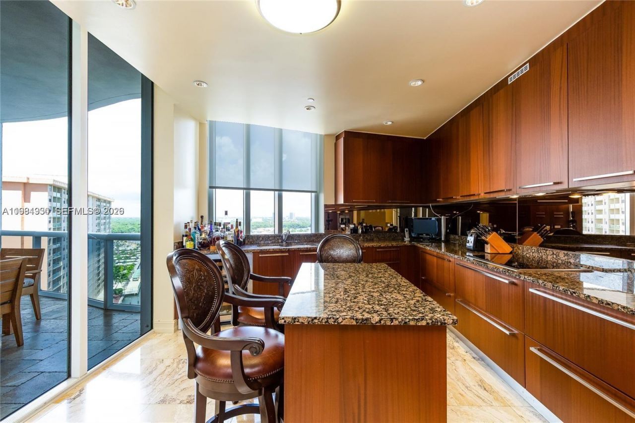 16001 Collins Ave, Unit 1106, Sunny Isles Beach, FL 33160 Photo