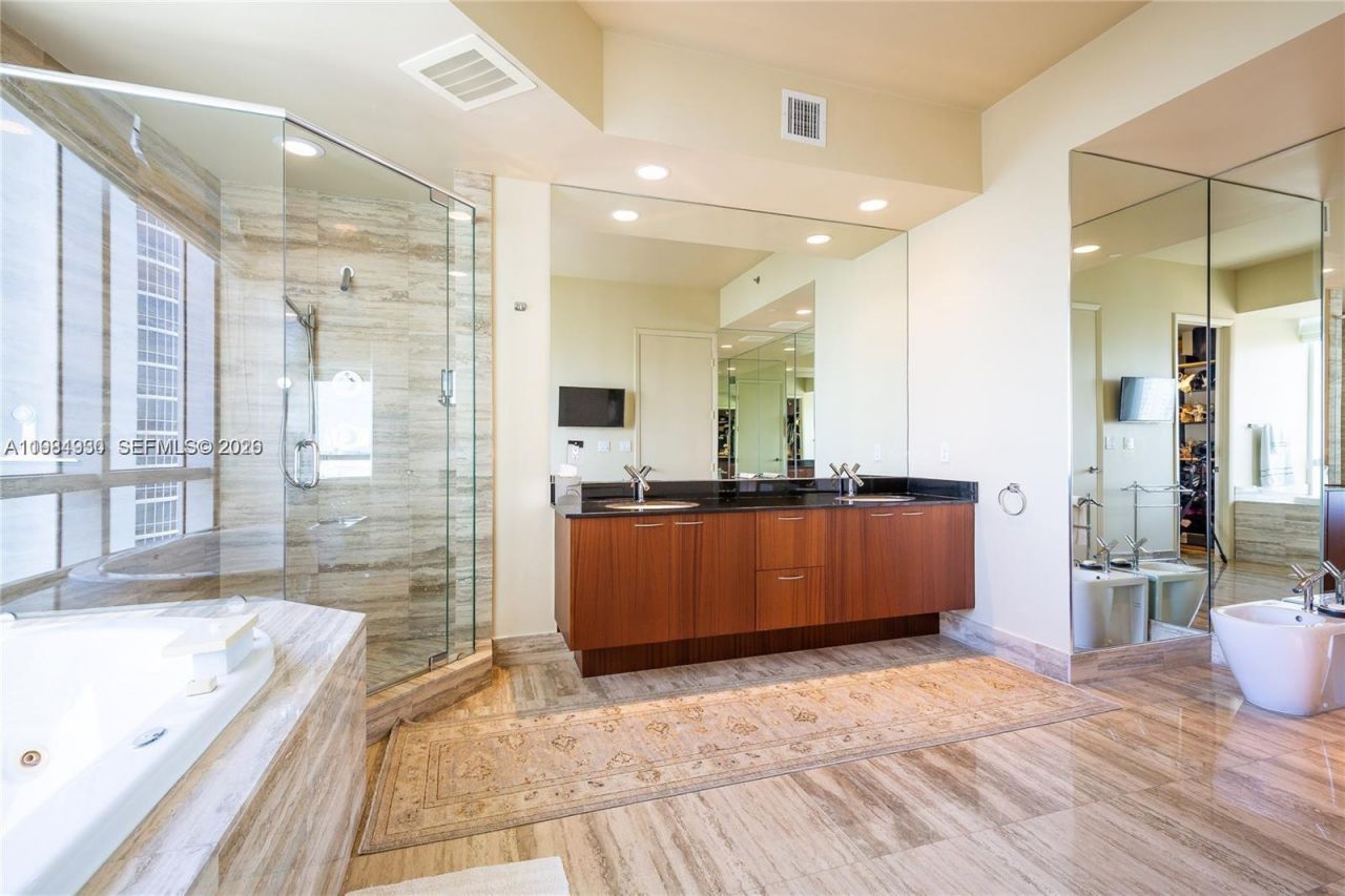16001 Collins Ave, Unit 1106, Sunny Isles Beach, FL 33160 Photo