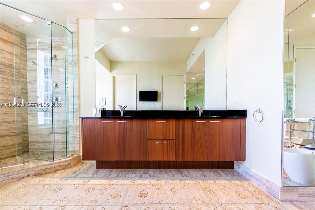 16001 Collins Ave, Unit 1106, Sunny Isles Beach, FL 33160 Photo