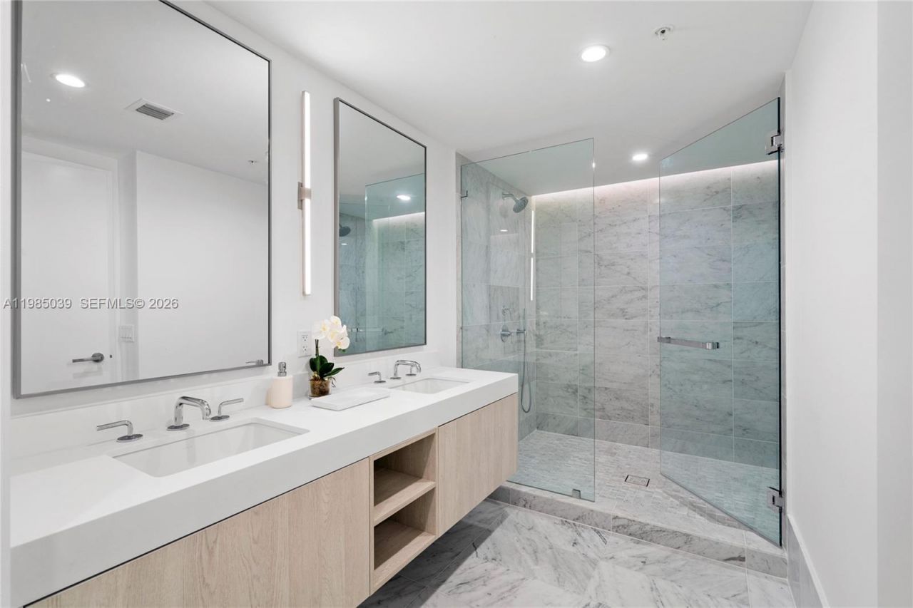 9201 E Bay Harbor Dr, Unit 604, Bay Harbor Islands, FL 33154 Photo
