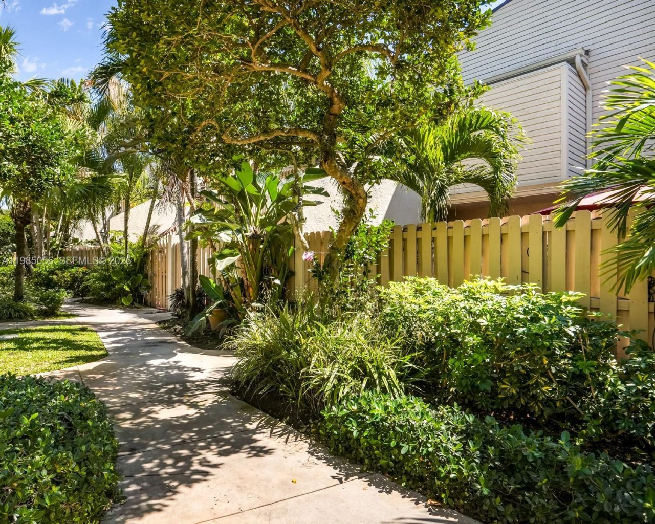 614 Executive Center Dr , Unit 102, West Palm Beach, FL 33401 Photo