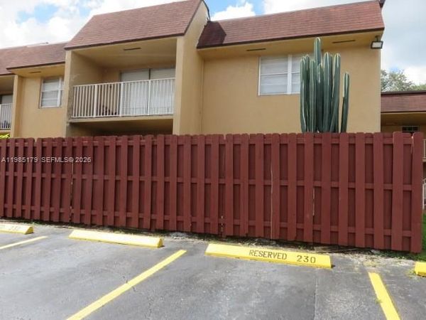 9974 N Kendall Dr , Unit 1015, Miami, FL 33176