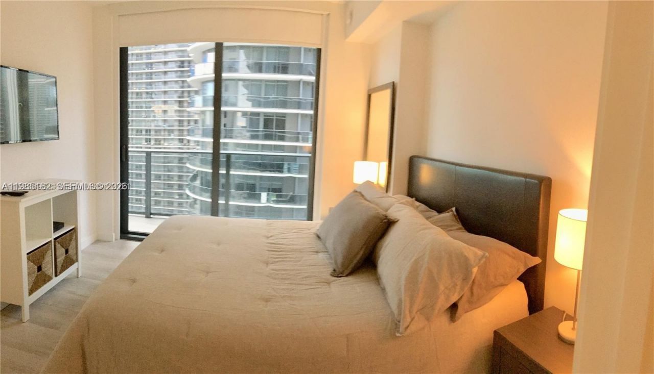 55 SW 9th St, Unit 2901, Miami, FL 33130 Photo