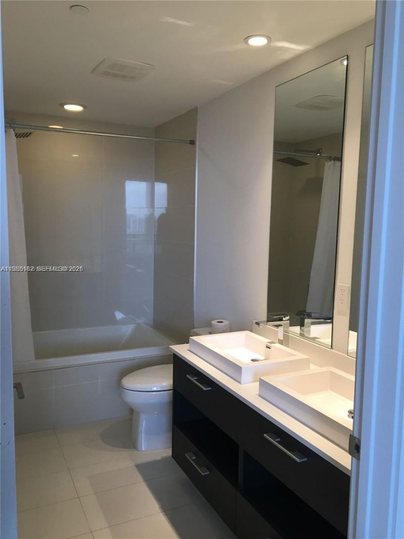 55 SW 9th St, Unit 2901, Miami, FL 33130 Photo