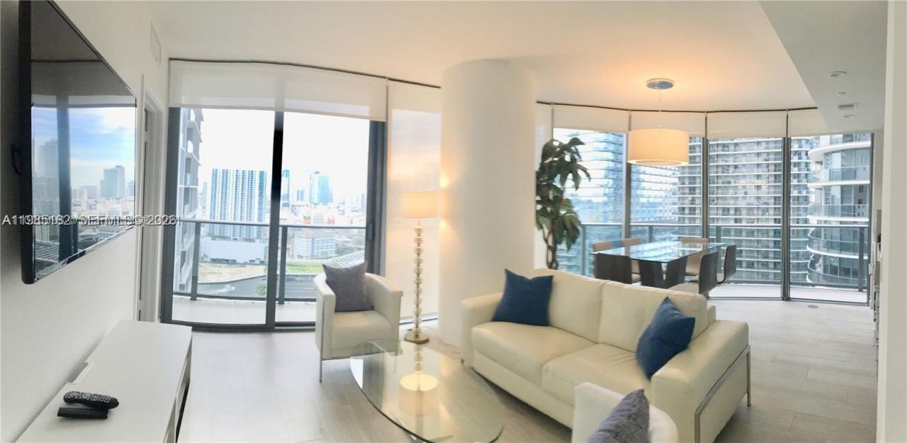 55 SW 9th St, Unit 2901, Miami, FL 33130 Photo