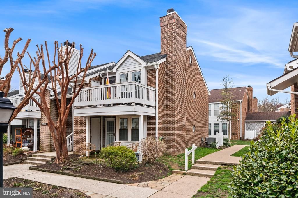 2594 H S Arlington Mill Dr, Unit 8, Arlington, VA 22206 Main Photo