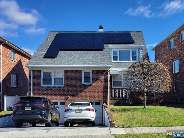 35 E Edsall Avenue, PALISADES PARK, NJ 07650