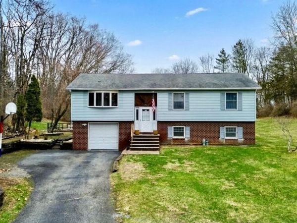 37 Jones Ln, Hardwick, NJ 07825