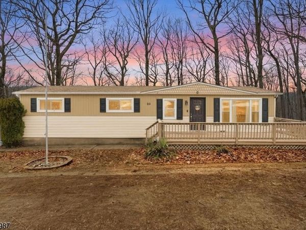 23 Mark Dr, High Bridge, NJ 08829