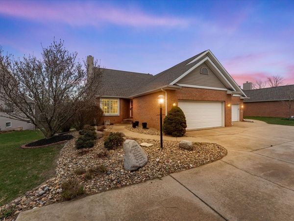 1718 Tin Cup Road, Mahomet, IL 61853